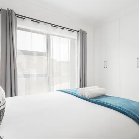 Spacious Ballito Village Apartment Room photo