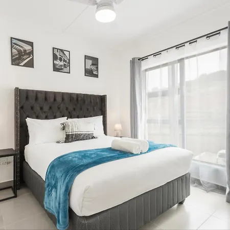 Spacious Ballito Village Apartment Room photo